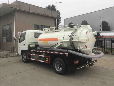 Cesspit Emptiers / Vacuum Exhauster Trucks